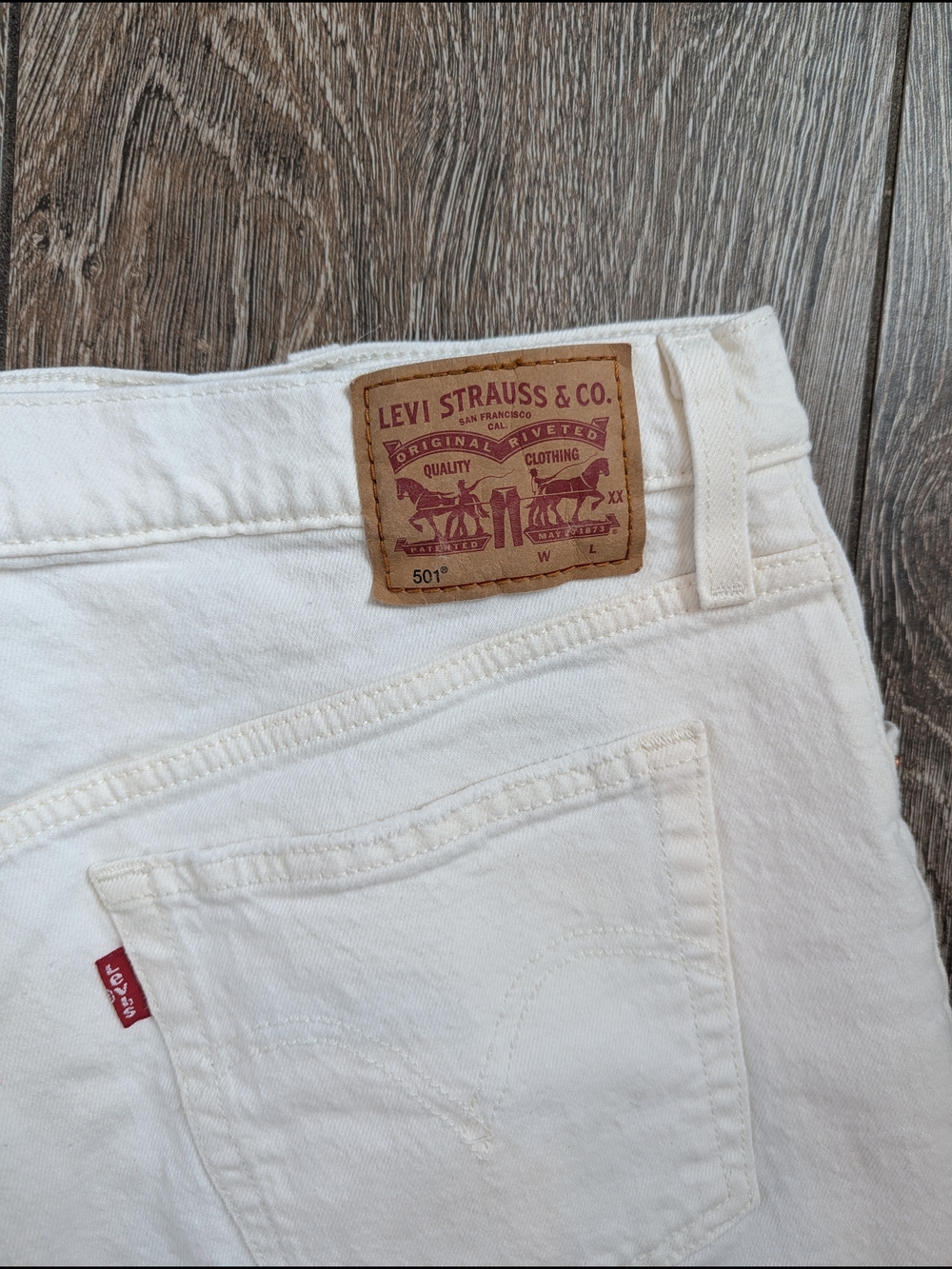 Levi's 501 Denim Shorts White Size 33 Raw Hem Button Fly Butter Mom - Picture 5 of 11